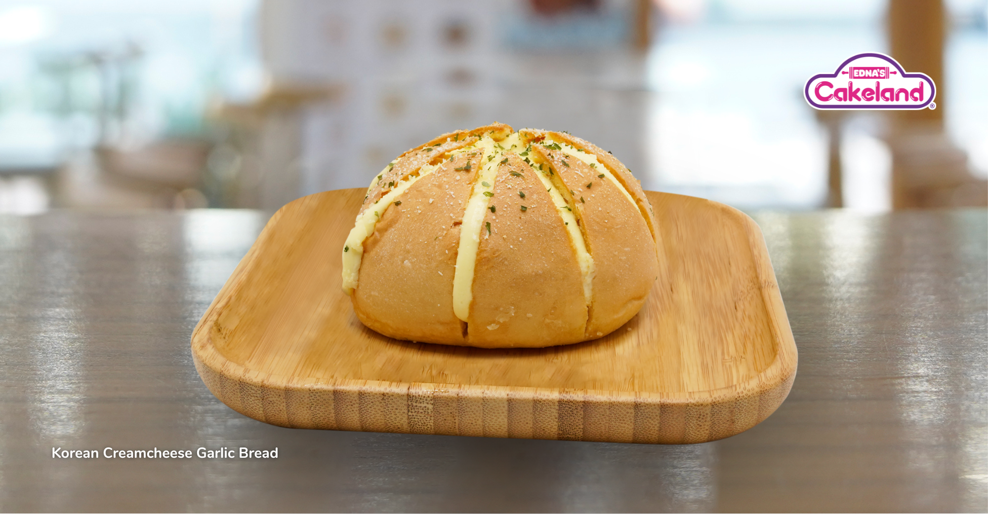 KOREAN CREAMCHEESE GARLIC BREAD